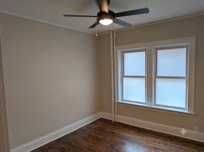 Foto del edificio - 2300 Girard Ave S