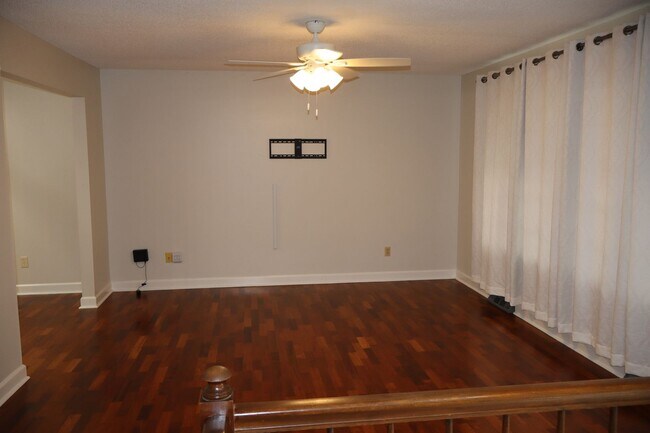 Foto del edificio - 3809 W Rollins Rd