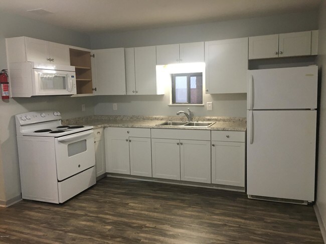 Foto del edificio - 6214 Pinetree Ave