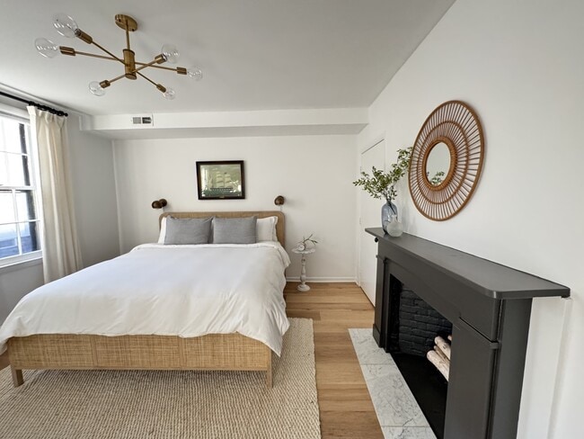 King Bedroom - 26 East St