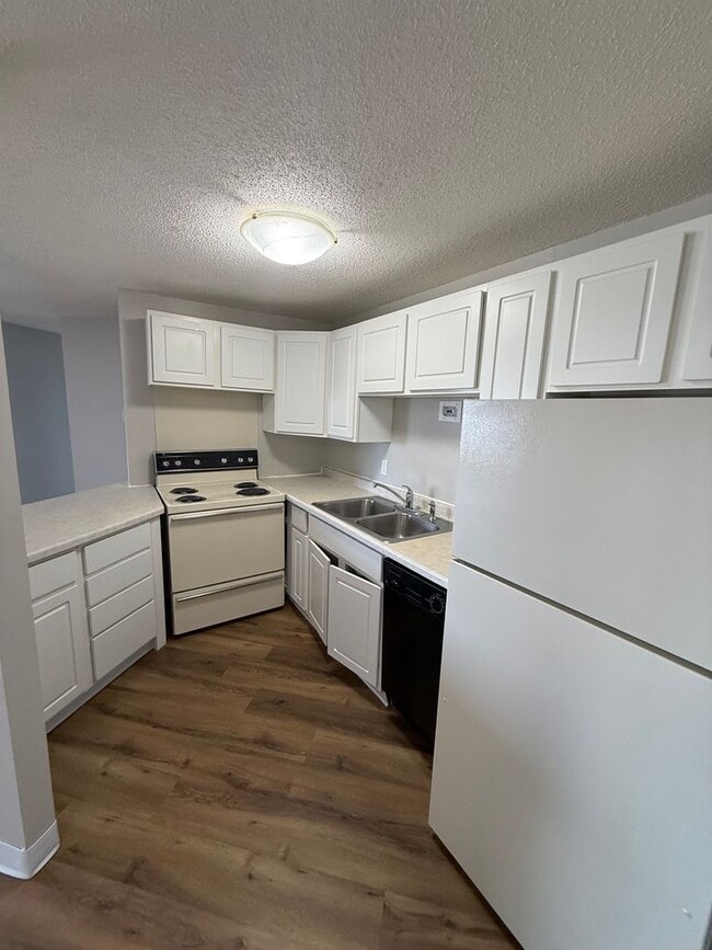 Interior Photo - Grove 94