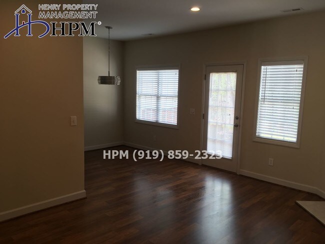 Building Photo - 3 Bedroom Townhouse in Beechtree Subdivision