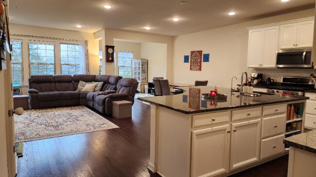 Foto del edificio - 16 Addison Ln