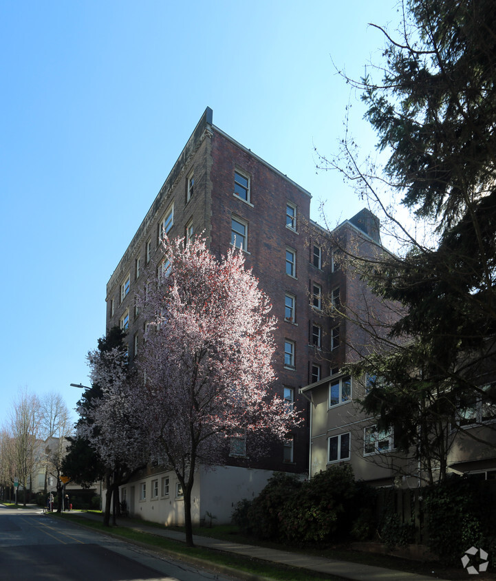 Photo du bâtiment - Gainsborough Place Apartments