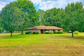 Building Photo - 10014 Mustang Cir