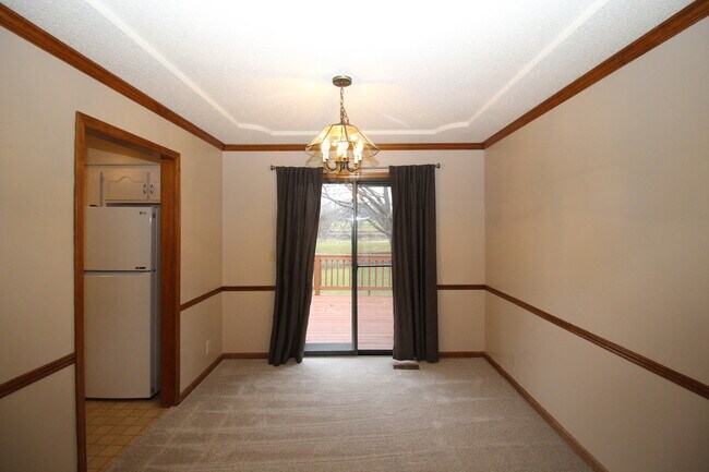 Foto del edificio - Huge 3 Bed 2.5 Bath home Overland Park