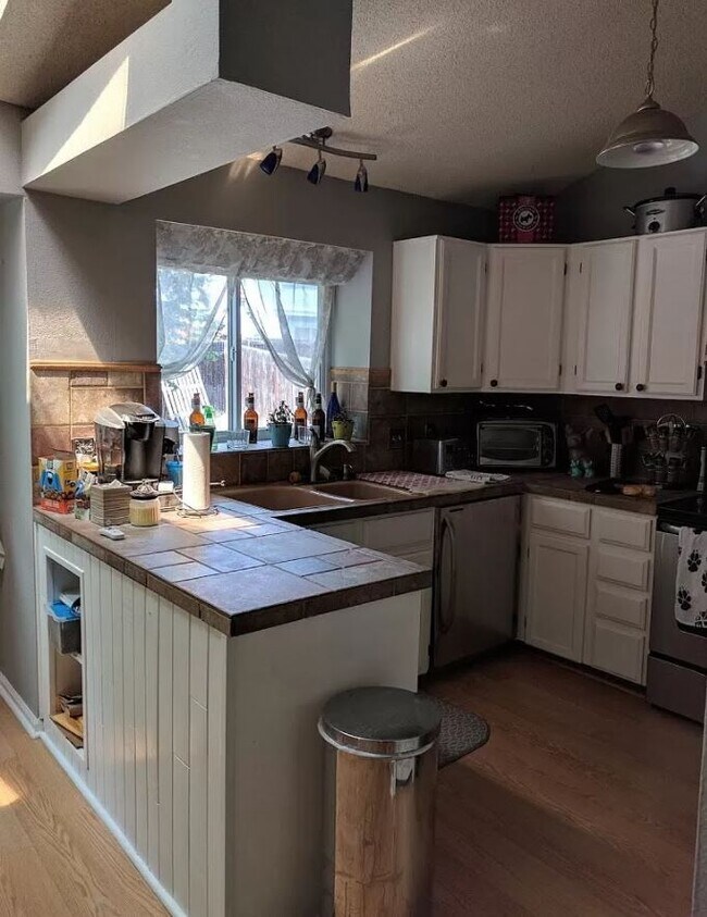 Foto del edificio - 9308 W Nichols Dr