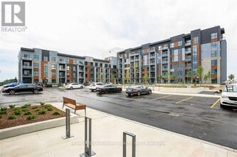 Building Photo - 95 Dundas St W