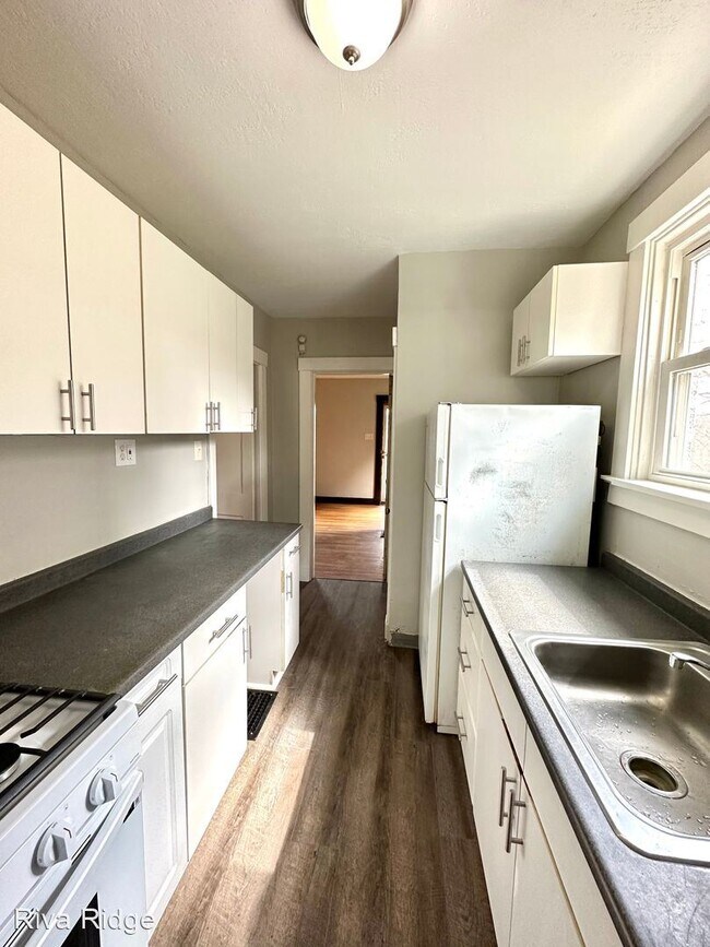 Foto del edificio - 3 br, 1 bath House - 806 Delmont Avenue