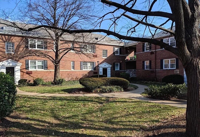 Primary Photo - 4364 N Pershing Dr