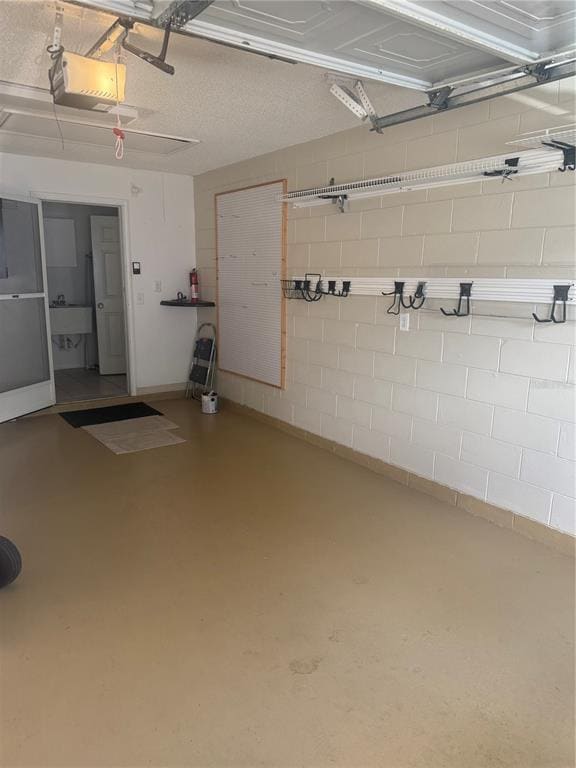 Building Photo - 8701 Village Green Blvd