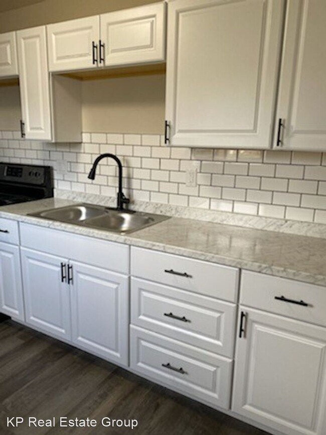 Foto del edificio - 3 br, 1 bath House - 2977 Fairwood Ave