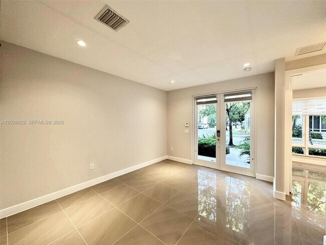 Foto del edificio - 10560 NW 63rd Terrace