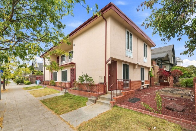 Building Photo - 2727 McGee Ave