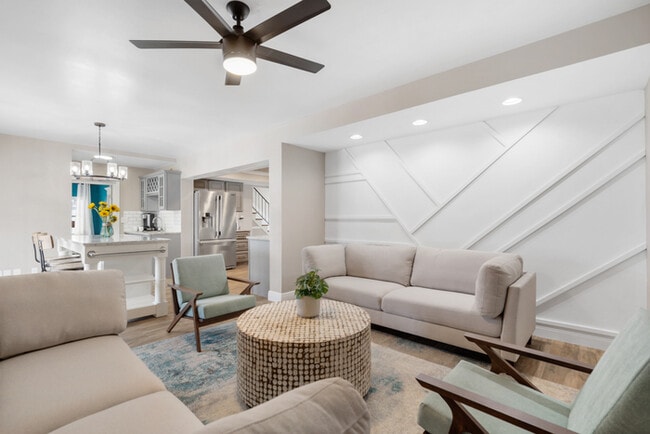 Building Photo - 8425 Flagstone Dr