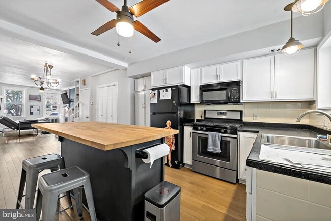 Foto del edificio - 2141 Montrose St