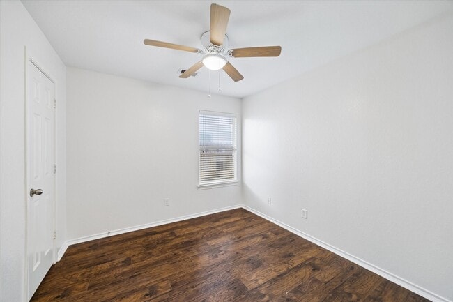 Building Photo - 9110 River Dale Canyon Ln