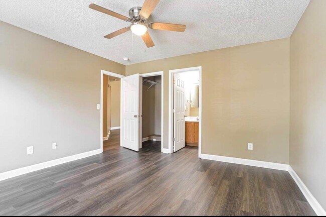 Foto del edificio - 843 Anchor Way NE