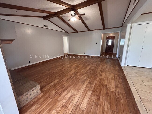 Foto del edificio - RENT READY! Charming 3 bed 2 bath home in the Eastside of Fort Smith!