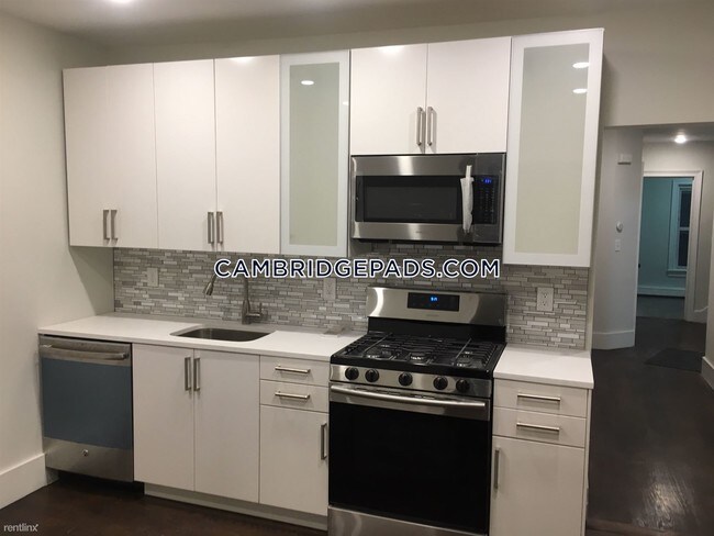 Building Photo - 6 br, 3.5 bath  - 1556 Cambridge St # 2H