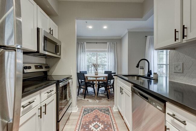 Laurel Canyon Apartments apartments — community photo - Laurel Canyon Apartments