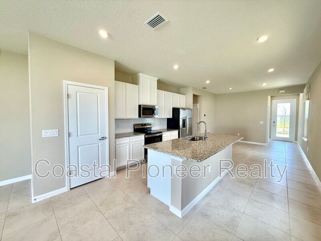 Building Photo - 2467 White Ladyfish Rd