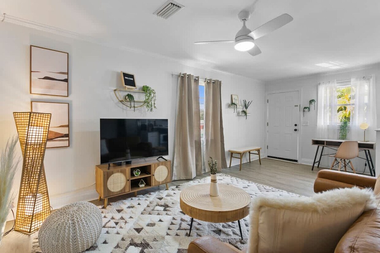 Foto principal - 2401 Gordon St