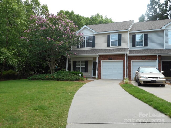 Foto del edificio - 15519 Stronvar House Ln