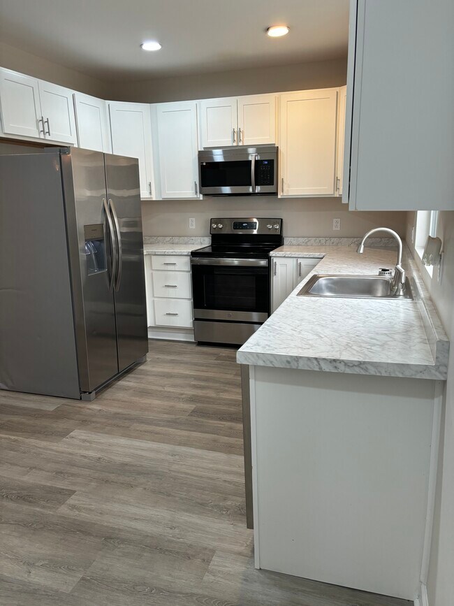 Photo - 406 Hill St House