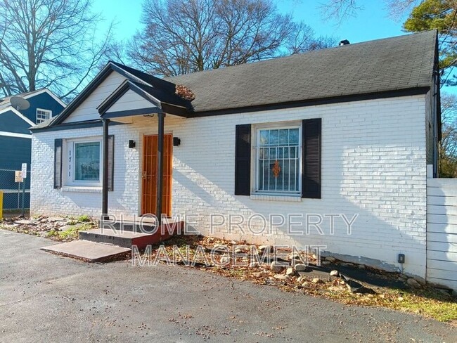 Building Photo - 1711 Candler Rd