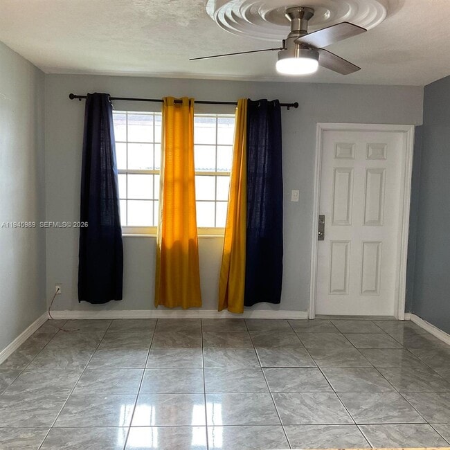 Foto del edificio - 337 Phippen Waiters Rd