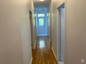 Building Photo - 5138 Av Papineau