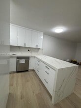 Building Photo - 840 SW 129th Pl