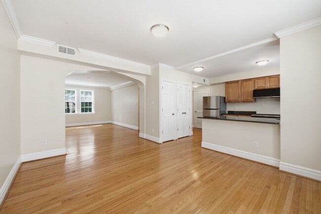 Building Photo - Rosebury Rentals