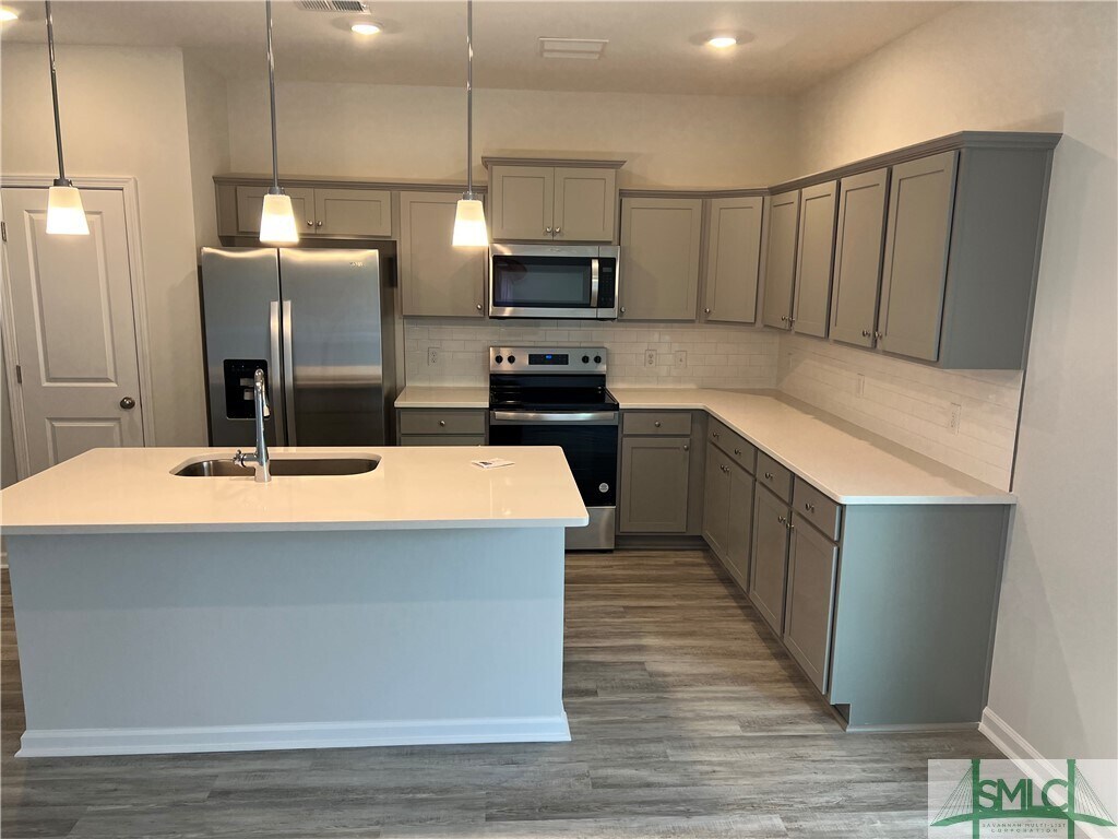 Foto principal - 40 Hidden Pointe Dr