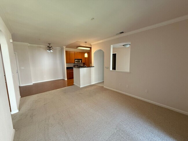 Foto del edificio - Beautiful 2 Bedroom 2 Bath Condo in the De...