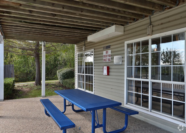 Building Photo - Wildwood Branch