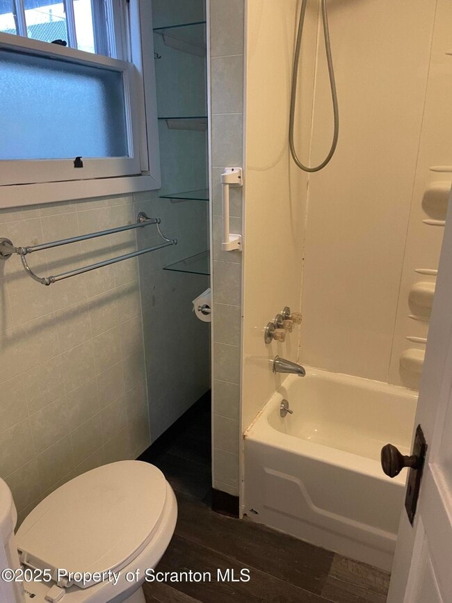 Building Photo - 1312 Main St