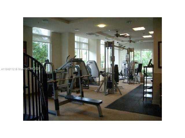 Foto del edificio - 19501 W Country Club Dr