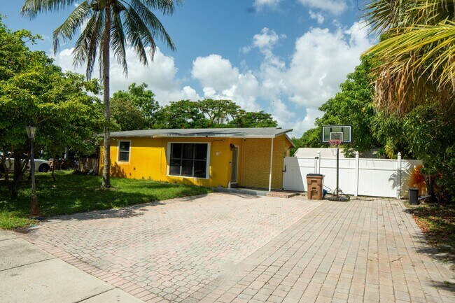 Foto del edificio - 4731 NE 2nd Way