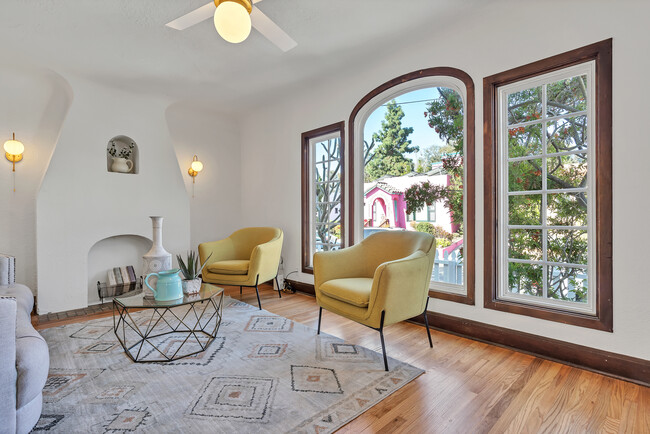 Foto del edificio - 1521 Robinson Ave