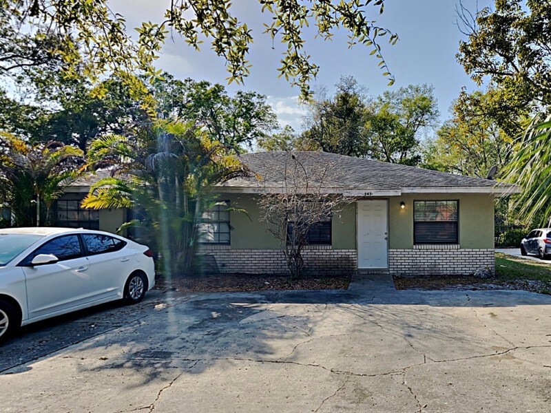 2436 Maple Ave, Sanford, FL 32771 Condo for Rent in Sanford, FL