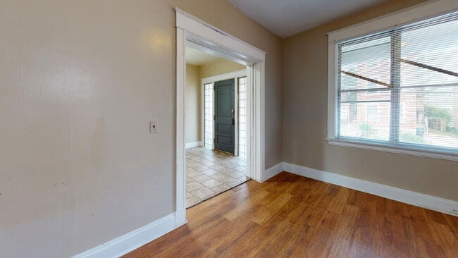 Foto del edificio - 2305 Rohs St