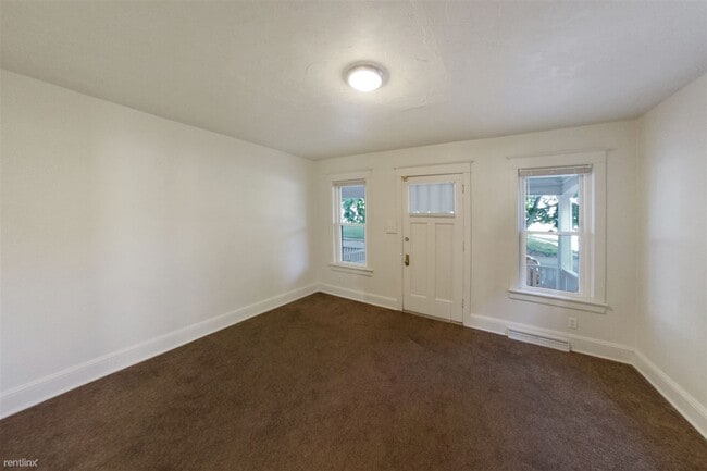 Building Photo - 3 br, 1 bath House - 217 N Eberts Ln