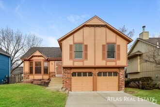 Building Photo - 6438 Roundtree St