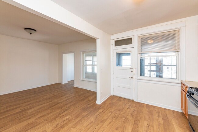 Foto del edificio - 4737 N Saint Louis Ave