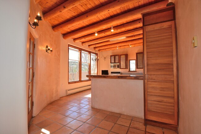 Building Photo - 725 Camino Los Abuelos