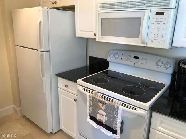 Building Photo - 2 br, 2 bath House - 651 Okeechobee Blvd A...