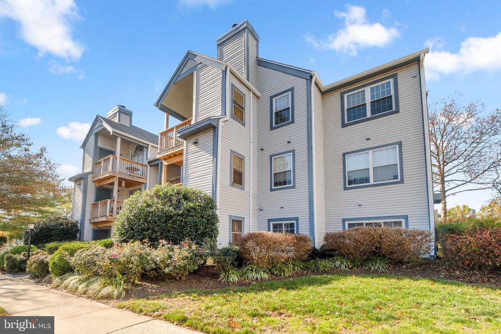 Foto principal - 6923 Victoria Dr
