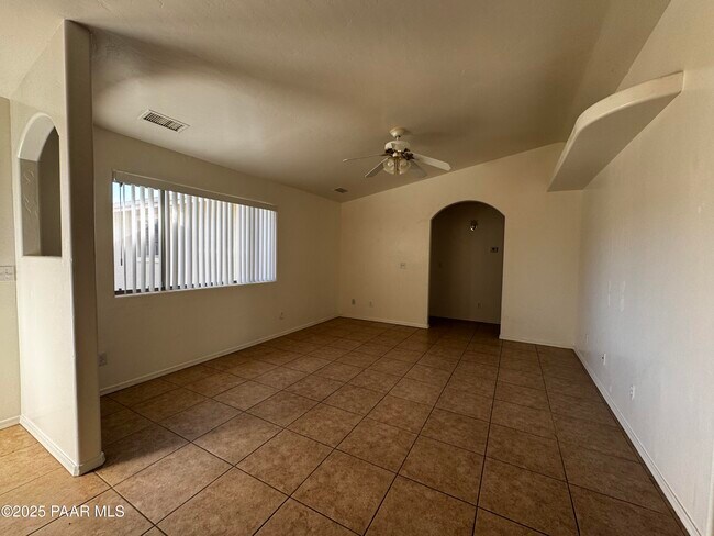 Foto del edificio - 8330 E Manley Dr